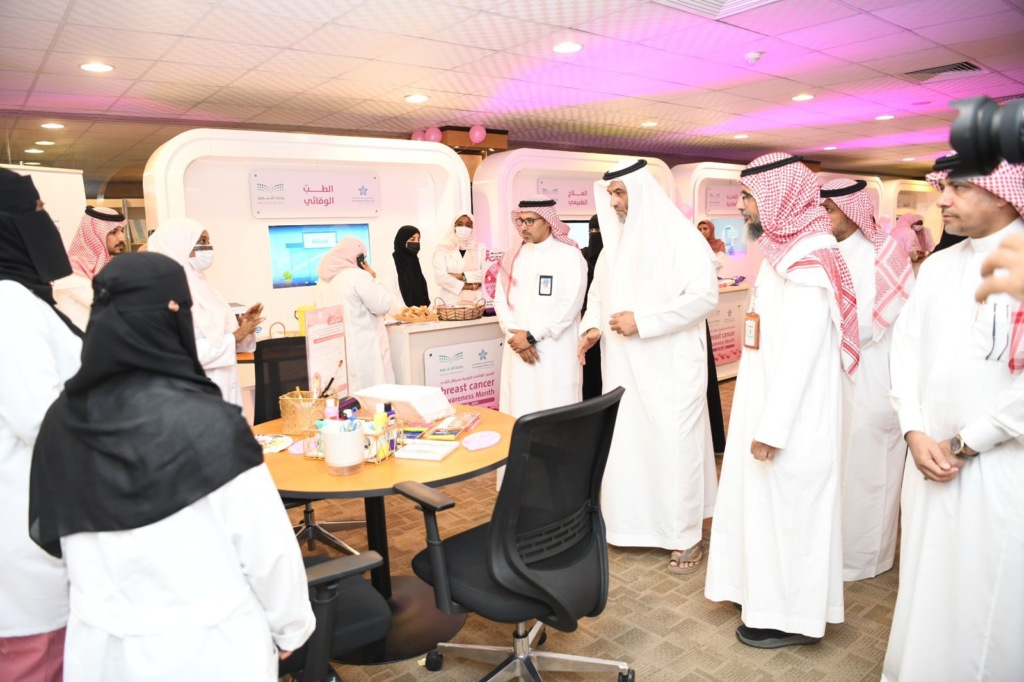 008200-1-1024x682 تعليم مكة ينظم المعرض المصاحب لبرنامج شهر التوعية بسرطان الثدي
