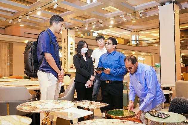 112111 وفد غرفة جازان يزور مدينة فوشان الصينية عاصمة الأثاث في العالم