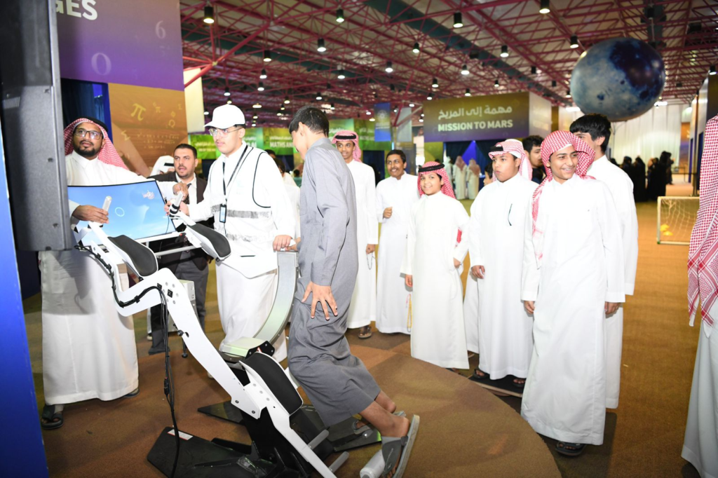 880980-1024x682 رحلة في عمق التاريخ ضمن مهرجان الرياضيات لغة العلوم