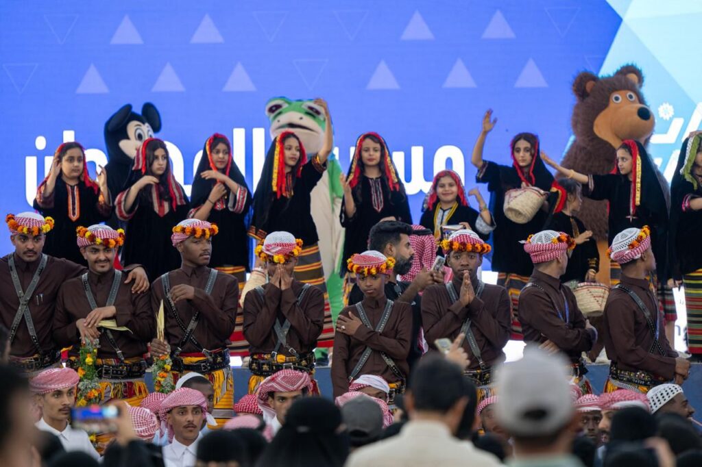 1098-1024x682 الزي الشعبي يثبت حضوره بمهرجان جازان الشتوي2026