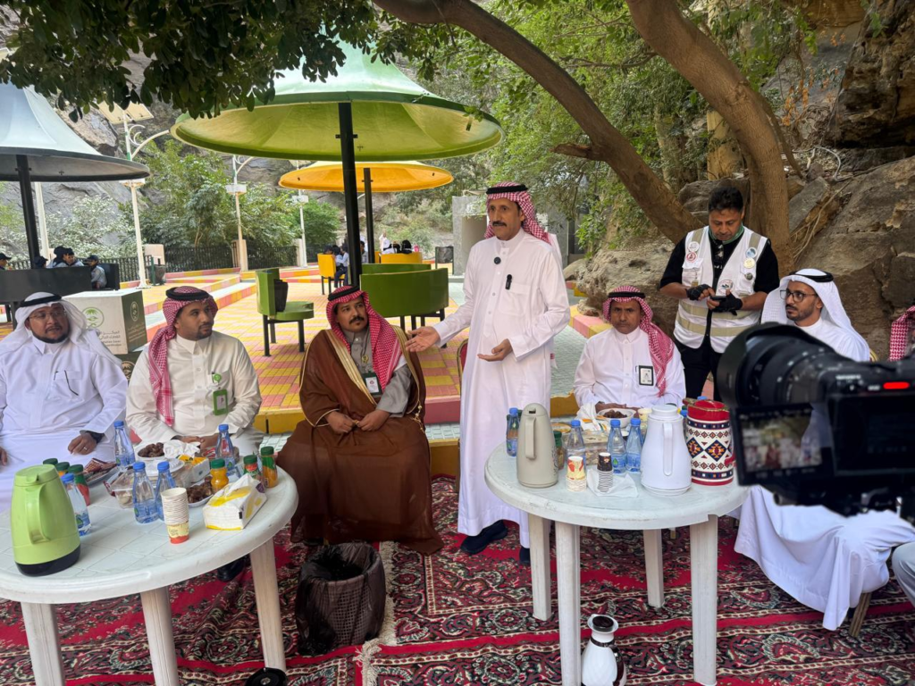 7026-1024x768 متقاعدو جازان يزرعون الحياة في وادي لجب احتفاءً باليوم العالمي للجبال