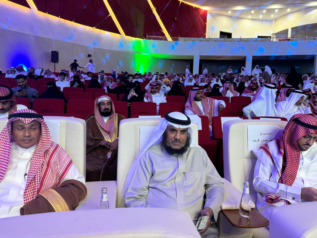 7047-1024x768 أمير جازان يرعى الأمسية الشعرية ويعلن تسمية المسرح باسم الشاعر حسن أبوعَلة