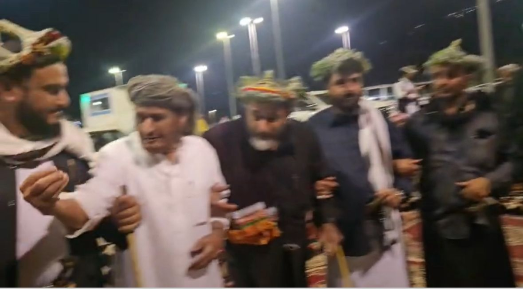 20097-1024x566 ملتقى المطاليق يجمع النخبة في سوق حقو فيفاء