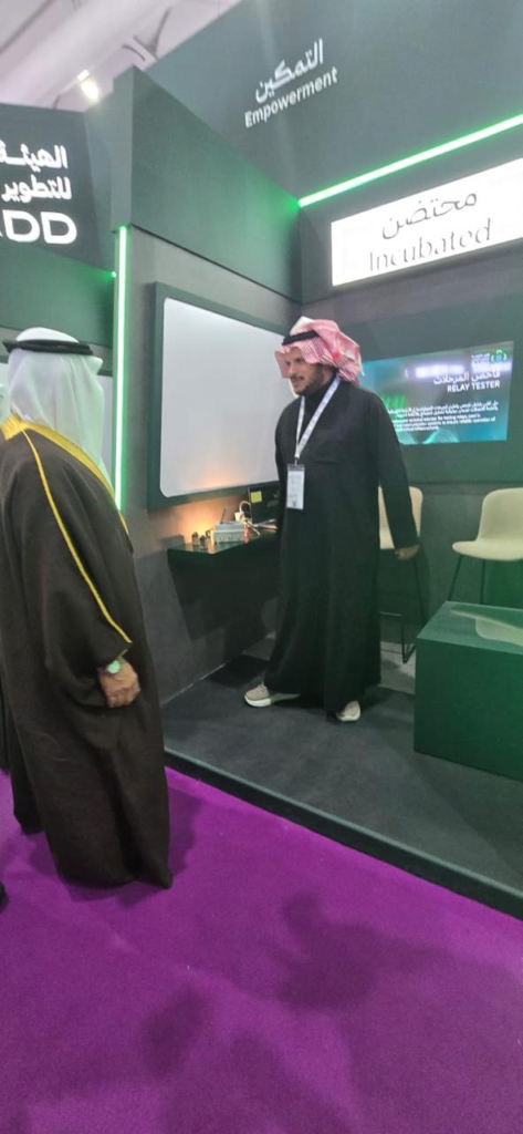 40034-473x1024 ابتكار الفيفي… حضور وطني في واجهة الدفاع العالمي