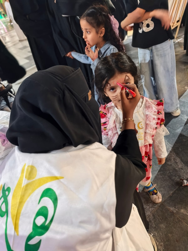 40097-768x1024 «هِمّة» التطوعي يضيء احتفالات يوم التأسيس بالواجهة البحرية في جازان