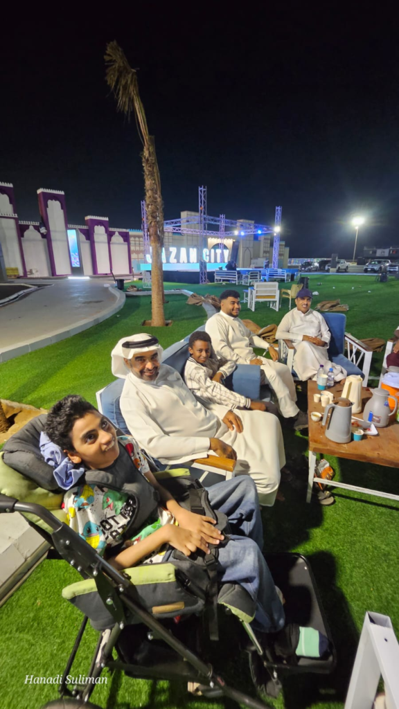 50061-576x1024 مائدة رمضان تجمع نجوم جمعية السياحة في جازان