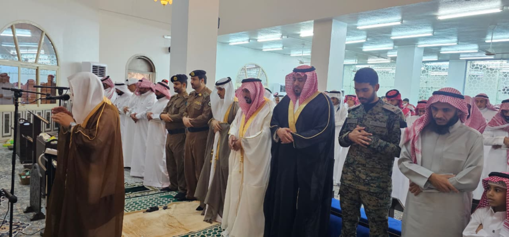 606-1024x478 فيفاء تتوشح بالفرح.. المحافظ يتقدم المصلين في صلاة العيد