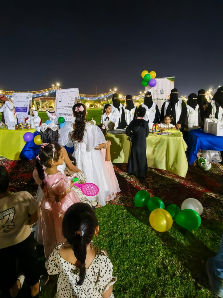 633-768x1024 فريق هِمّة التطوعي  بفعالية “بهجة العيد” بحديقة واجهة صبيا