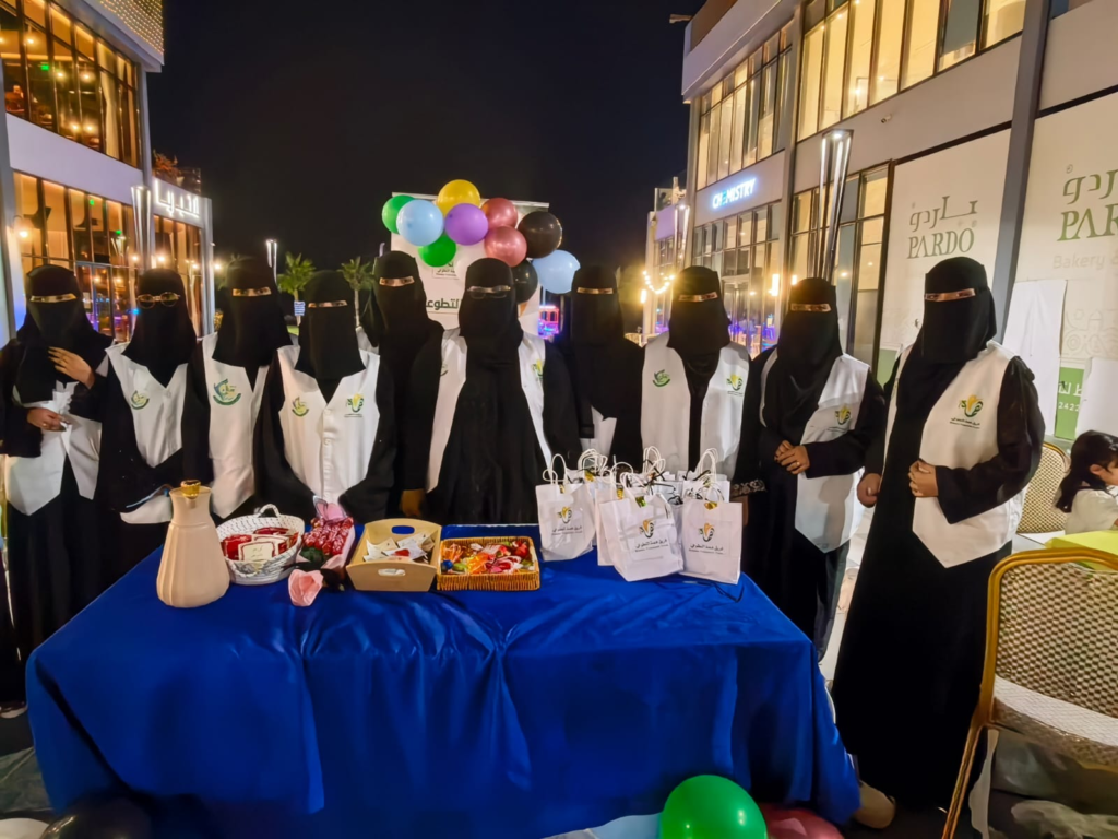 666-1024x768 فريق هِمّة التطوعي ينفّذ فعالية “بهجة العيد” بالواجهة البحرية بجازان
