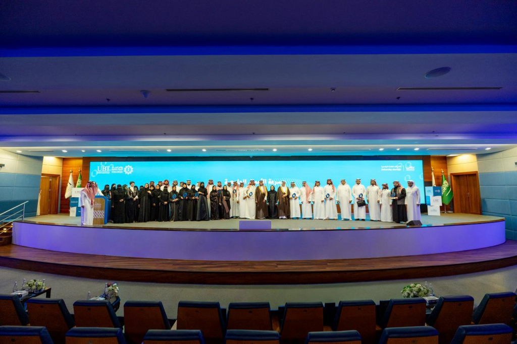 6445-1024x683 20 شركة ناشئة تنطلق إلى سوق العمل عبر مسرعة الأعمال الجامعية