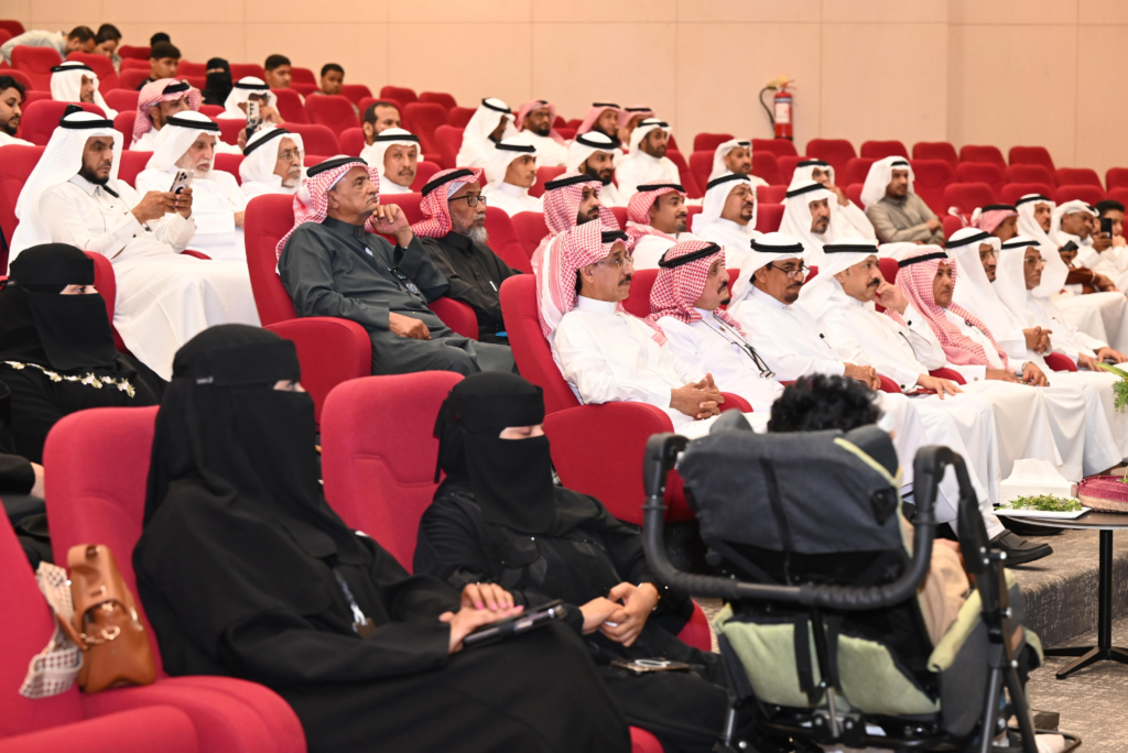 6477-1024x684 في ليلة استثنائية بجازان.. "ثقافة صبيا" تستقرئ جدلية الانتشار والتأثير مع الدكتور: حمود أبوطالب .