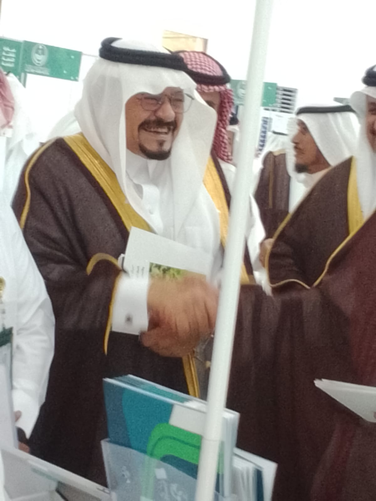 6571-768x1024 قافلة التنمية الرقمية تحطّ رحالها بفيفاء.. خدمات حكومية متكاملة وإقبال لافت