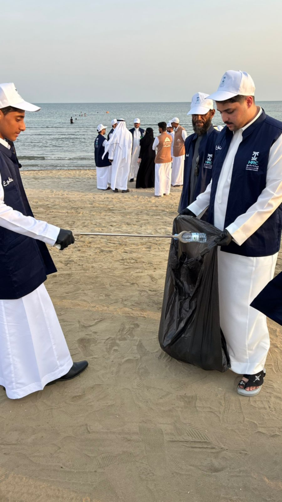7090-576x1024 مبادرة اليوم العالمي للبيئة بالكورنيش الجنوبي بجازان