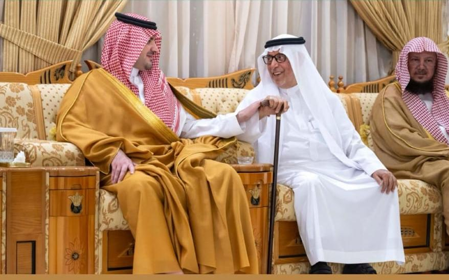 7165 لمسة وفاء.. وتقدير يليق بالقامات