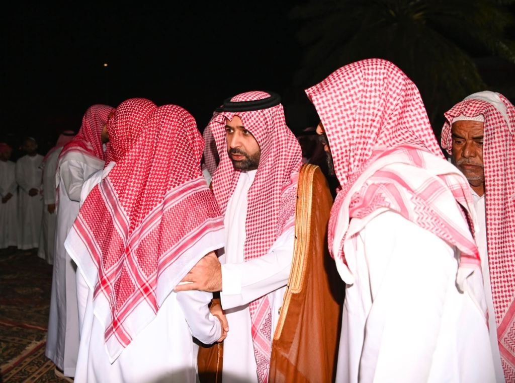 7248-1024x761 أمير جازان يواسي أسرة اللغبي