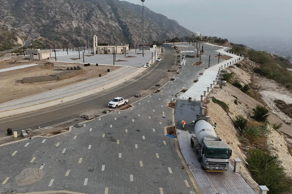 7330-1024x681 مشروع تطوير مطل العارضة يعزز جاذبية السياحة الجبلية في جازان.