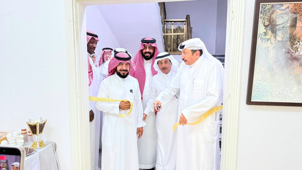 7443-1024x576 معرض "مابين الريشة والإزميل" في فنون الطائف*