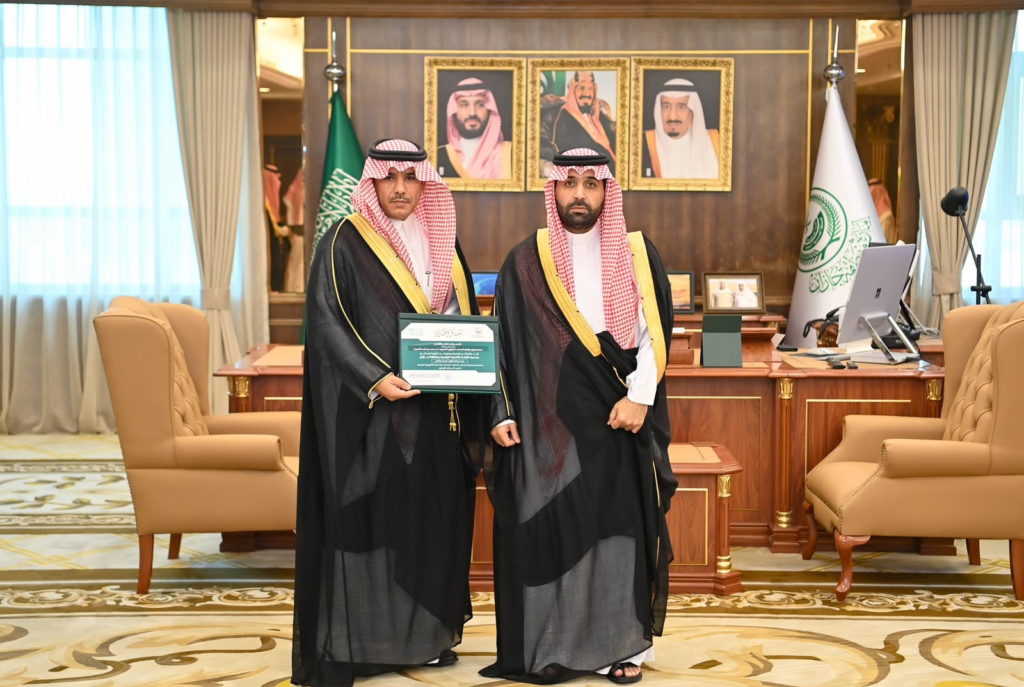 7553-1024x687 أمير منطقة جازان يطّلع على أعمال مبادرة "قافلة التنمية الرقمية" في عامها الأول
