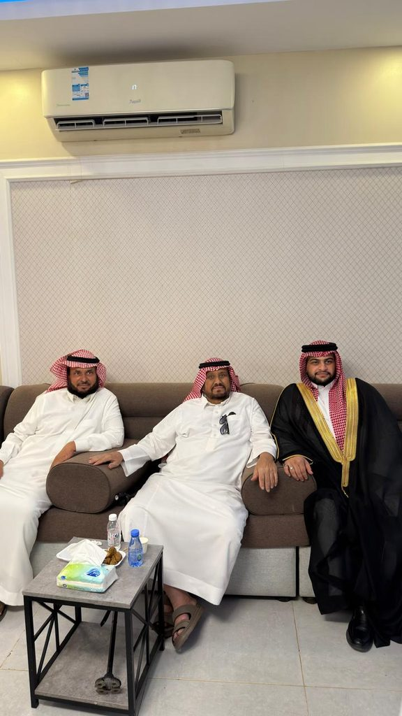 7915-576x1024 ببساطةٍ تليق بالفرح.. عقد قران أحمد الفيفي