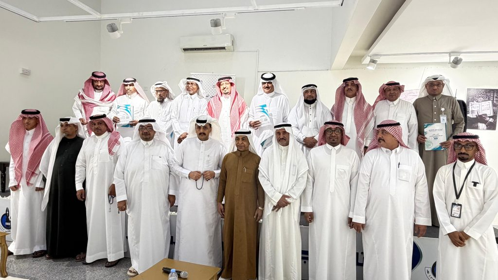 8013-1024x576-1 استعراض تجارب الصحافة والإعلام بفرع هيئة الصحفيين السعوديين بجازان